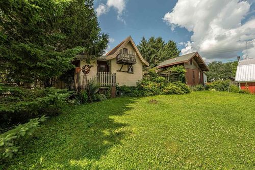 303 A-B Main Street, HOLLANDALE, WI, 53544 | Card Image