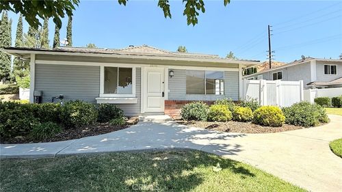 28196 Robin, Saugus, CA, 91350 | Card Image