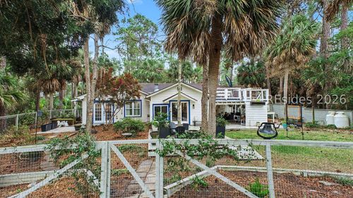 7 Driftwood Dr, Bluffton, SC, 29910-7211 | Card Image