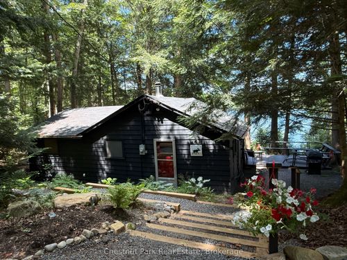 1146 Shoe Lake Rd, Dorset, ON, P0A1E0 | Card Image