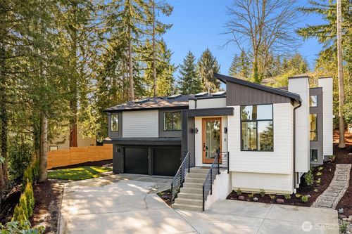 2109 129th Ave Se, Bellevue, WA, 98005-3937 | Card Image