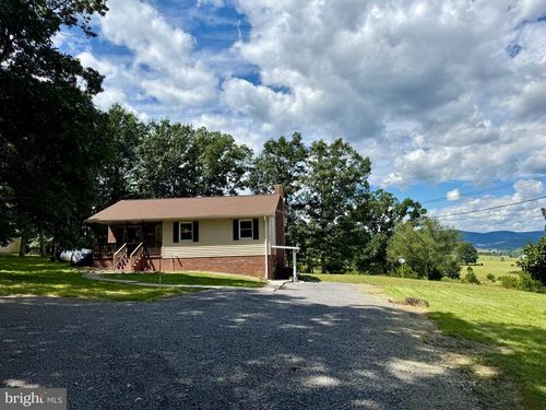 547 Haven Farms Cir, Petersburg, WV, 26847-7557 | Card Image