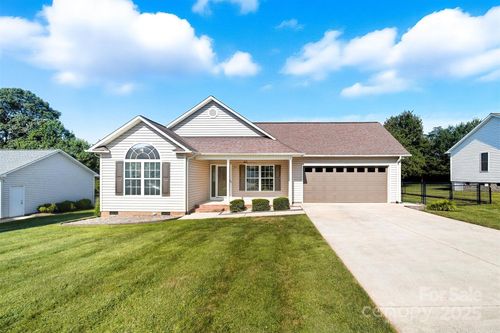 1470 Farmington Hills Dr, Conover, NC, 28613-9043 | Card Image
