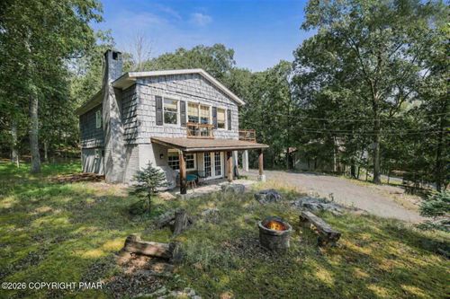 1093 Porter Dr, Bushkill, PA, 18324-8474 | Card Image