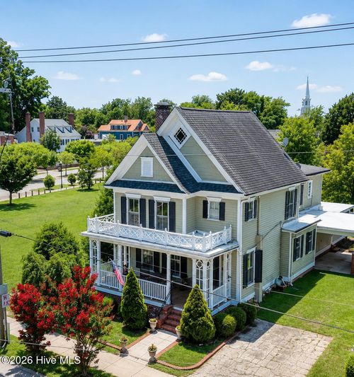 405 Hancock St, New Bern, NC, 28560-4922 | Card Image