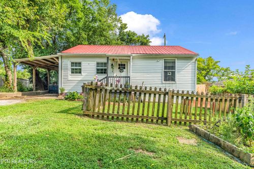 118 Cedar Ave, Knoxville, TN, 37917-4907 | Card Image
