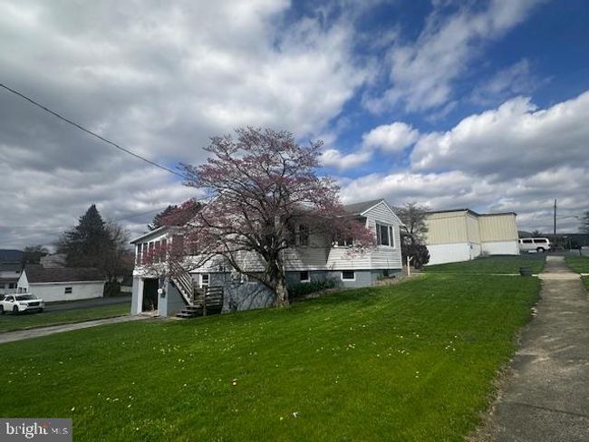 901 Walnut St, House other with 5 bedrooms, 2 bathrooms and null parking in ROARING SPRING PA | Image 7