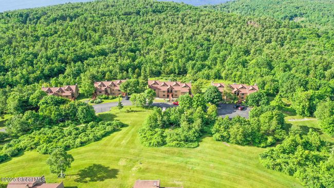 3 Top Of The World Rd, Townhouse with 2 bedrooms, 2 bathrooms and 2 parking in Lake George NY | Image 5