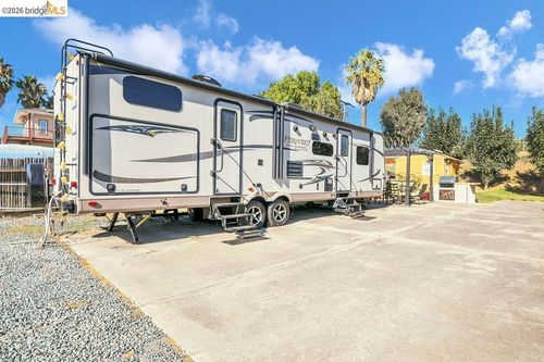 4960 Sandmound Blvd, Oakley, CA, 94561-5022 | Card Image
