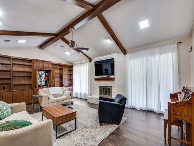 2206 Shady View Ct, House other with 3 bedrooms, 2 bathrooms and null parking in Arlington TX | Image 8