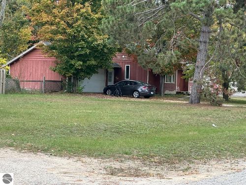 7084 Center St, Alanson, MI, 49706-9550 | Card Image