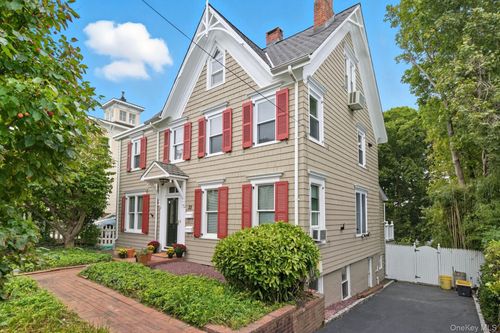 22 School St, Oyster Bay, NY, 11771-2307 | Card Image