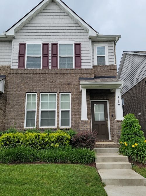 1069 Henley Ln, Gallatin, TN, 37066-1724 | Card Image