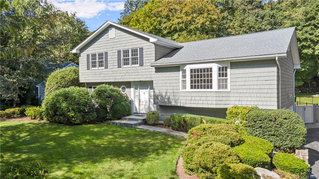 Hidden Hollow Ln, Millwood, NY 10546