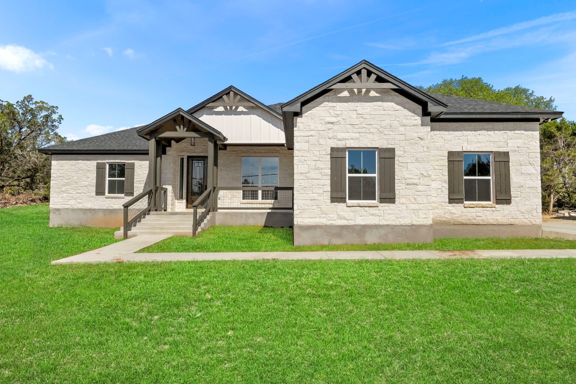 Stallion Springs Dr, Fischer, TX 78623