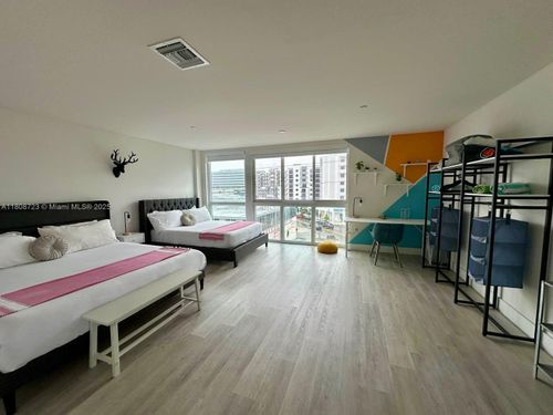 unit-305-19380 Ne 26th Ave, Miami, FL, 33180-3600 | Card Image
