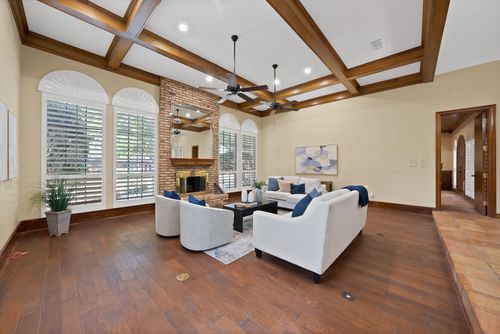 2714 Ridge Top Ln, Arlington, TX, 76006-2728 | Card Image