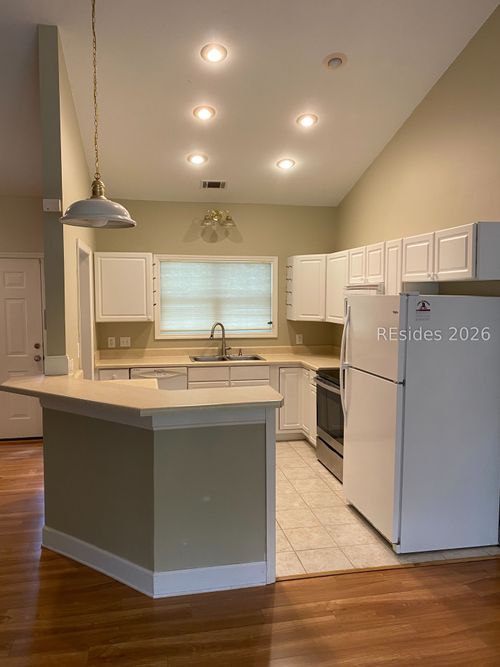 10 Sheppard Rd W, Beaufort, SC, 29907-2578 | Card Image
