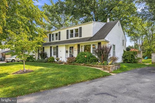 1260 Beverly Rd, WARMINSTER, PA, 18974-3906 | Card Image