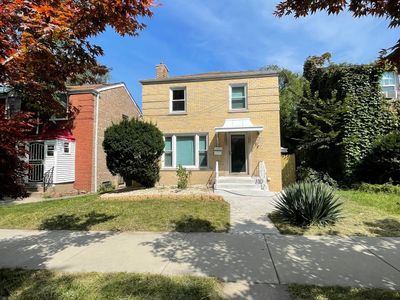 9127 S Essex Avenue, House other with 3 bedrooms, 2 bathrooms and 2 parking in Chicago IL | Image 1