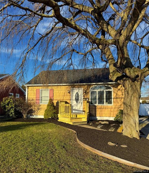 296 Bay Ave, Patchogue, NY, 11772-4019 | Card Image