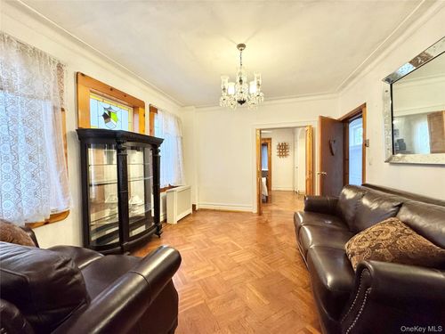 2037 149th St, Whitestone, NY, 11357-3551 | Card Image