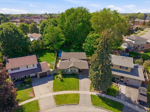 30 Deerpark Cres, Bowmanville, ON, L1C3M3 | Card Image