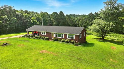 668 Williams Rd, Advance, NC, 27006-7192 | Card Image