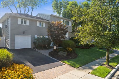 14 Jane Dr, Old Bethpage, NY, 11804-1515 | Card Image