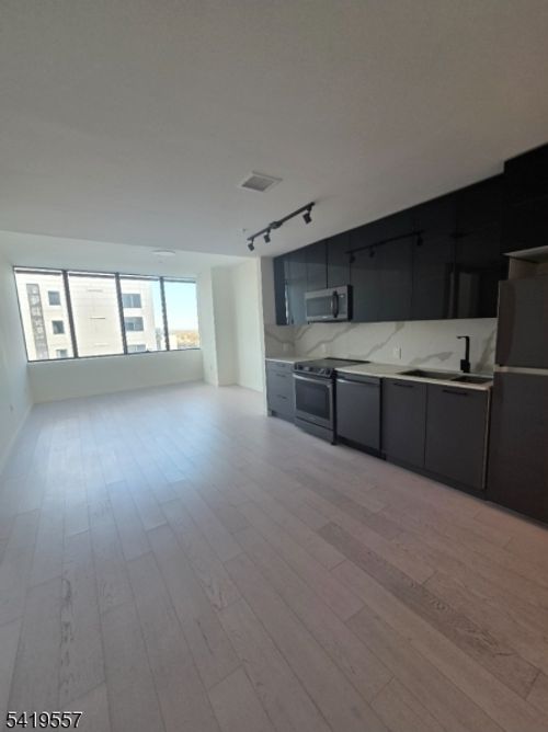 258 S Harrison St, East Orange, NJ, 07018-1514 | Card Image