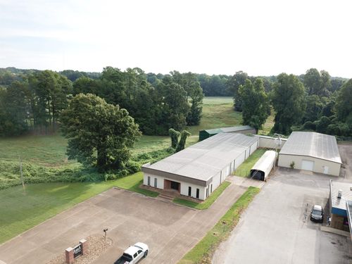 1582 N Broad St, Lexington, TN, 38351-4700 | Card Image