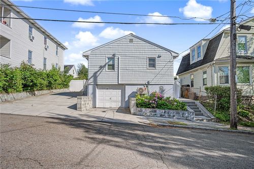 15 Beechwood Ave, Pawtucket, RI, 02860-5407 | Card Image