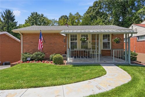 135 Gilmore Dr, Pittsburgh, PA, 15235-5259 | Card Image