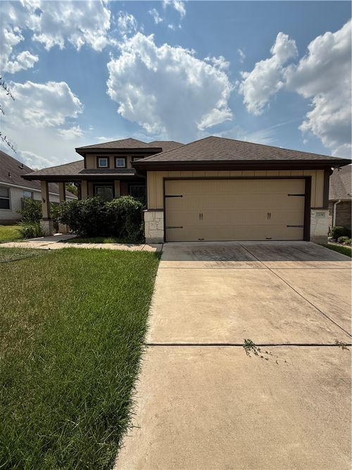 2208 Rindle Ct, Brenham, TX, 77833-3962 | Card Image