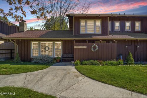 5 Meadow Lakes Dr, Tehachapi, CA, 93561-9685 | Card Image