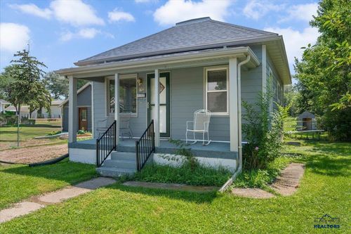 822 Lawrence St, Belle Fourche, SD, 57717-1923 | Card Image