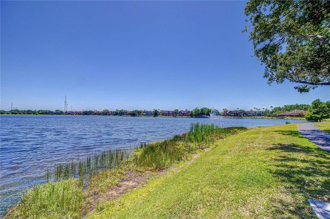 Lake View Toward Fountain | Image 7