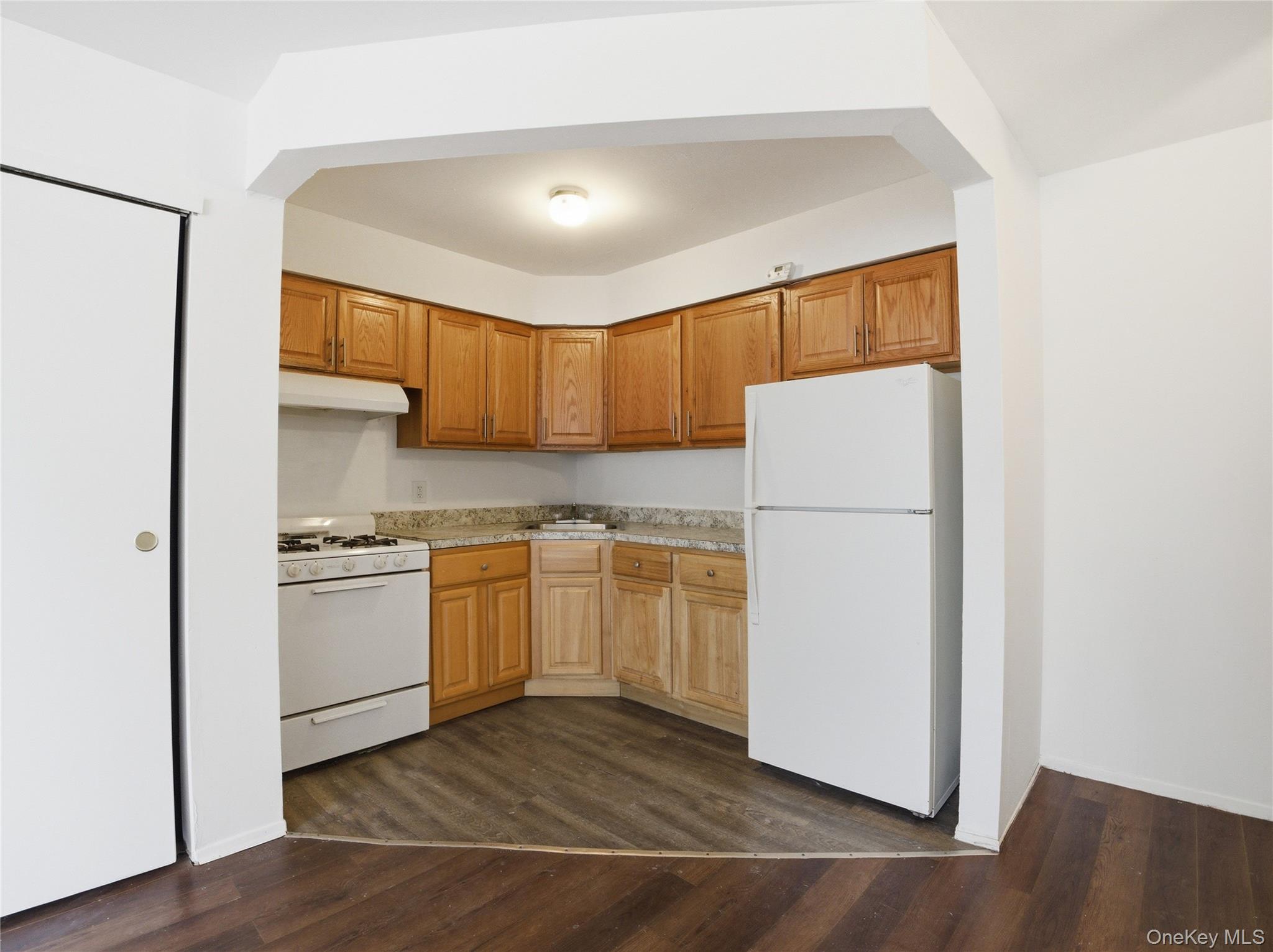 Commercial Sale in New York 5