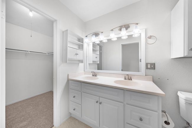 Updated primary ensuite bath with walk in closet. | Image 15
