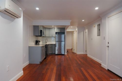 1-526 E 148 Street, New York, NY, 10455 | Card Image