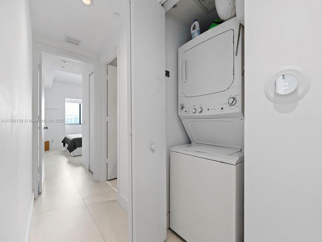 UNIT-2805 - 3131 Ne 7 Th Ave, Condo with 2 bedrooms, 2 bathrooms and null parking in Miami FL | Image 18