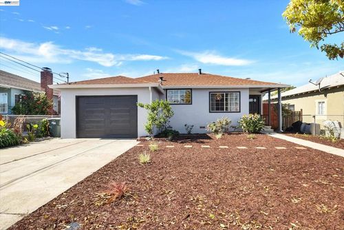 147 Wisteria Dr, East Palo Alto, CA, 94303-2647 | Card Image