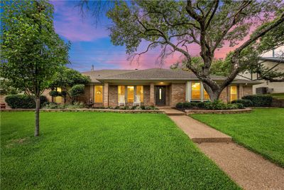 9921 Burgundy Lane, House other with 4 bedrooms, 3 bathrooms and null parking in Woodway TX | Image 1