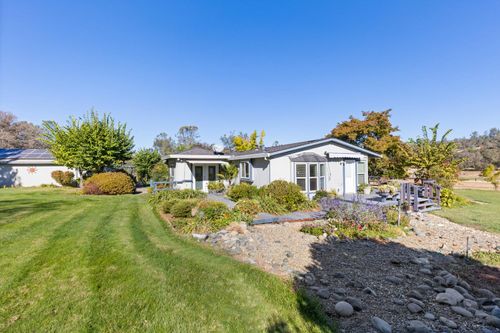 15623 Macdonald Road, Grass Valley, CA, 95949 | Card Image