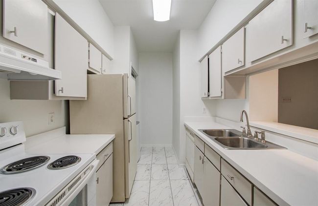 APT-3 - 1818 Augusta Dr, Townhouse with 2 bedrooms, 1 bathrooms and 1 parking in Houston TX | Image 8