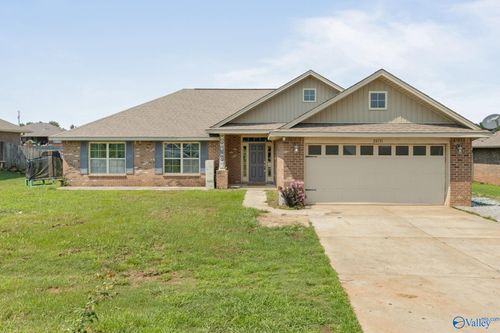 28151 Nuke Whitt Ln, Ardmore, AL, 35739-8409 | Card Image