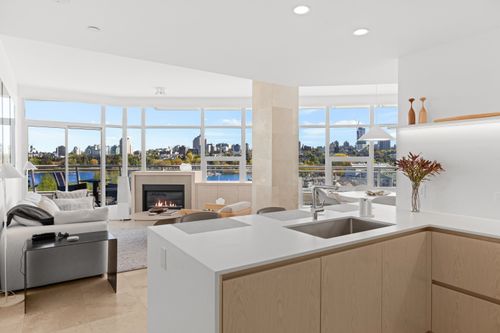 701-628 Kinghorne Mews, Vancouver, BC, V6Z3H6 | Card Image