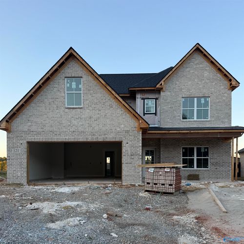 121 Alton Dale Dr, Toney, AL, 35773-4007 | Card Image