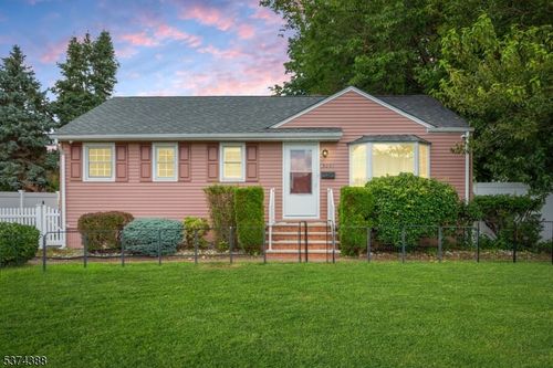3241 Banta Rd, South Plainfield, NJ, 07080-4901 | Card Image