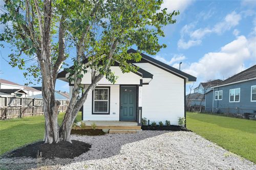 7814 Avenue F, Houston, TX, 77012-1331 | Card Image